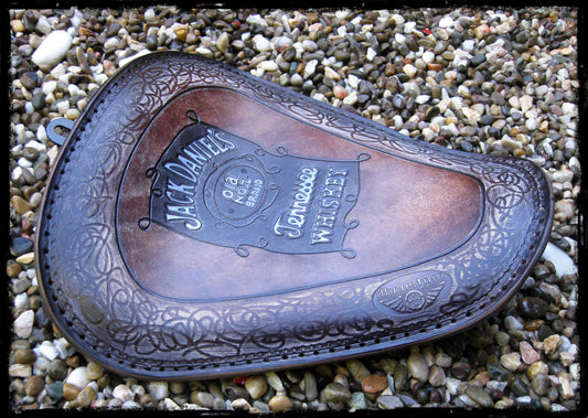 dhcustom up jack daniels szóló nyereg - 10-22 Sportster
