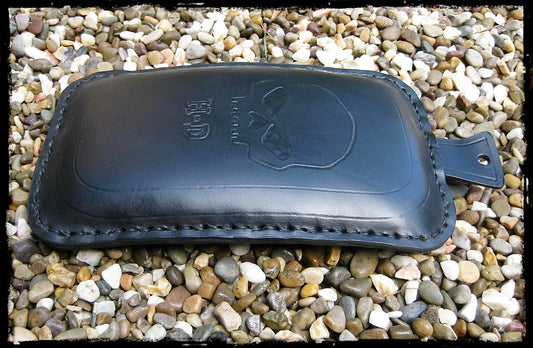 dhcustom skull fekete bőr utasülés