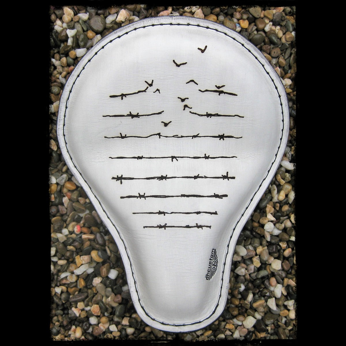 dhcustom fly free szóló nyereg - medium - univerzális