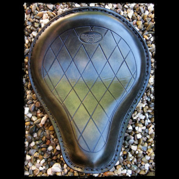 dhcustom triumph zöld gyémánts szóló nyereg - Triumph