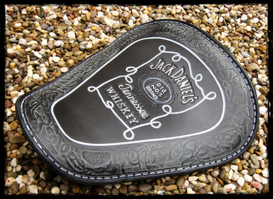 dhcustom up jack daniels fekete szóló nyereg - 10-22 Sportster