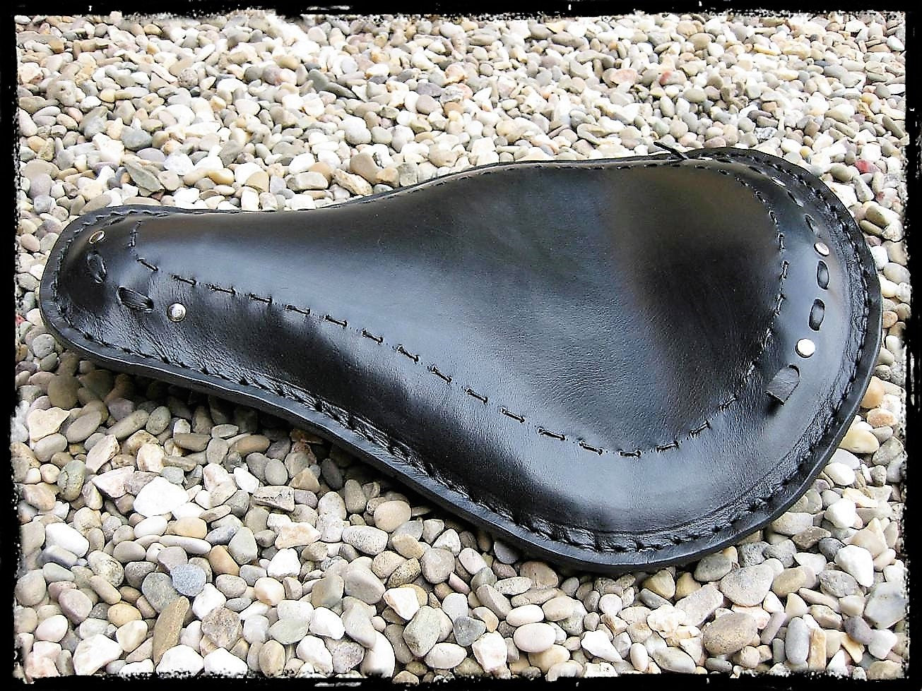 dhcustom fekete sewing szóló nyereg medium - univerzális